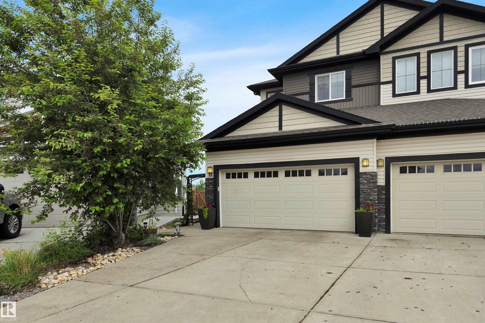 Property Photo: 98 Sandalwood Place AB T9E 1C4
