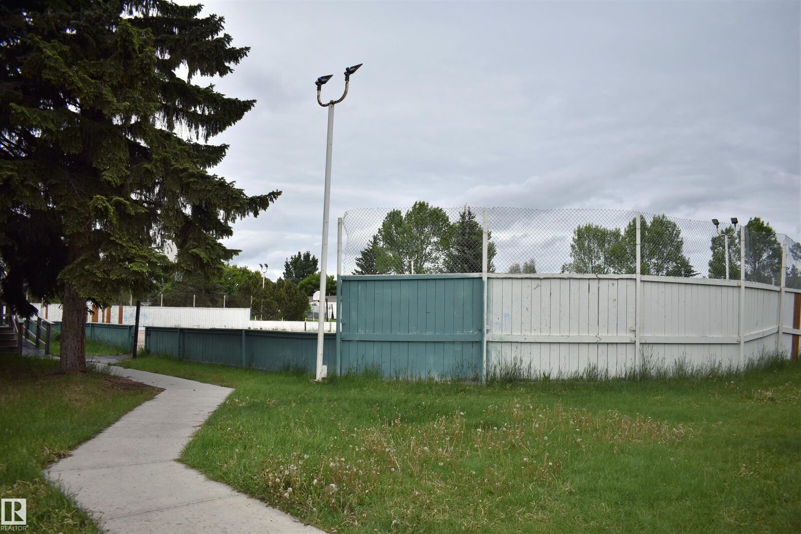 Property Photo: 52 Evergreen Park NW AB T5Y 4M2