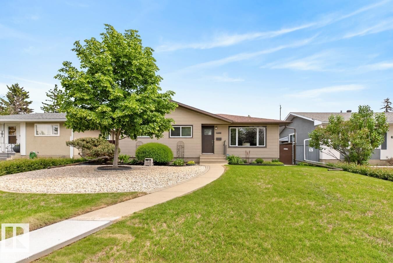Property Photo: 9523 52 Street NW AB T6B 1G8