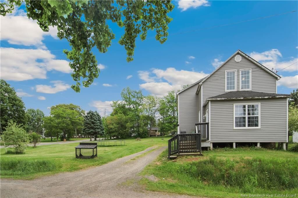 Property Photo:  4 Thorn Street  NB E4Z 4X1 
