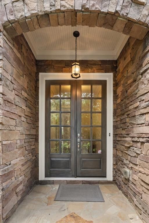 Property Photo:  211 Saddle Road  GA 30009 