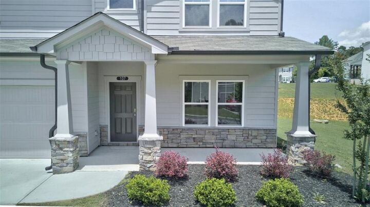 Property Photo: 107 Ledgemont Way GA 30101