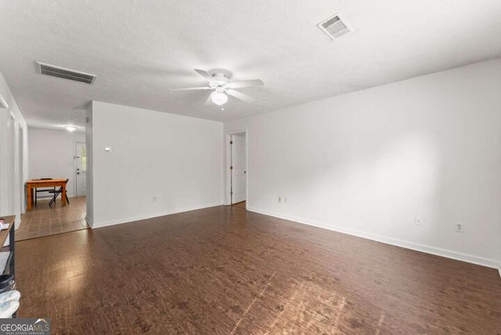 Property Photo:  175 Big Oak Circle  GA 30605 