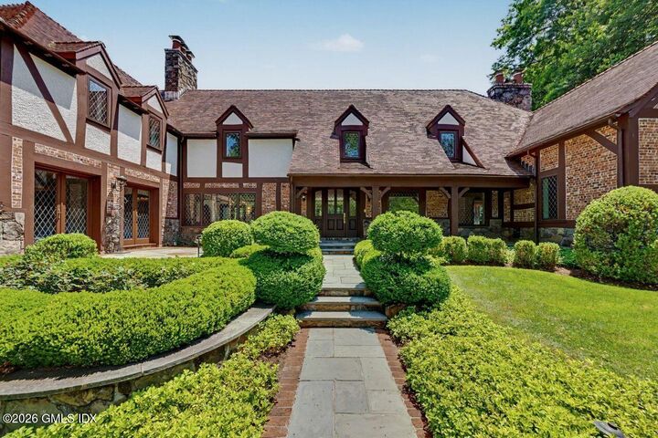 Property Photo: 991 Lake Avenue CT 06831
