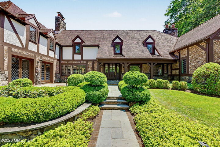 Property Photo: 991 Lake Avenue CT 06831
