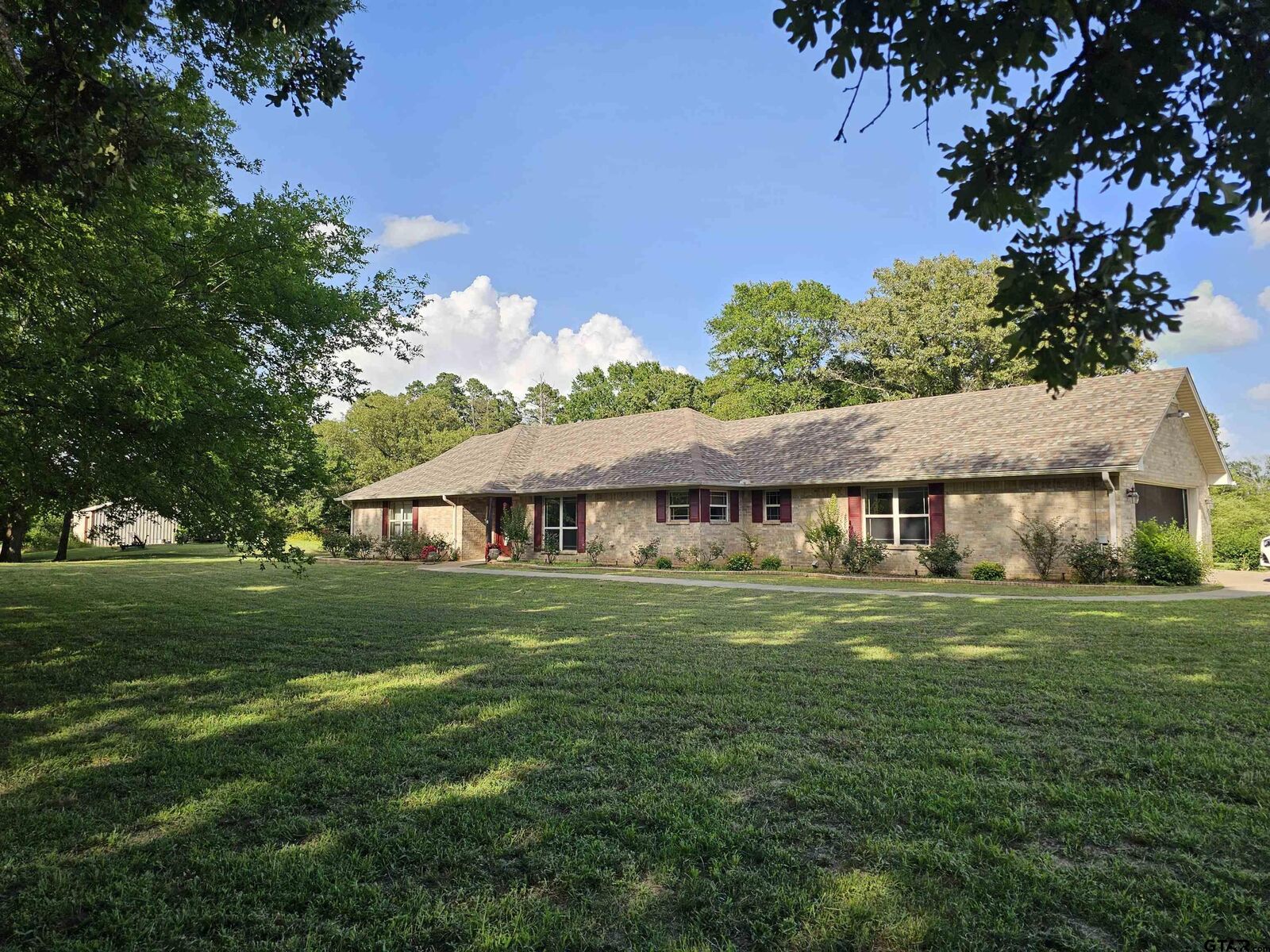 Property Photo: 1316 E Cr 236 TX 75652