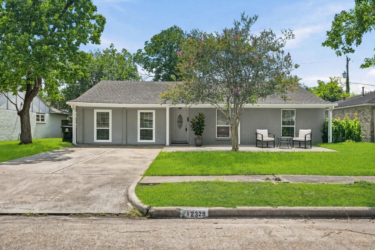 Property Photo:  12329 Ashcroft Drive  TX 77035 
