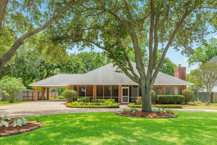 Property Photo: 214 Dewberry Drive TX 77566