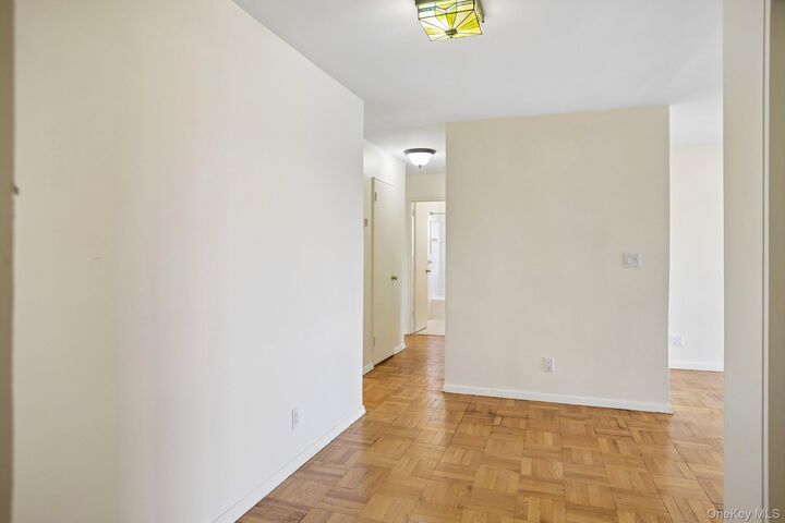 Property Photo: 266 Pelham Road 6H NY 10805