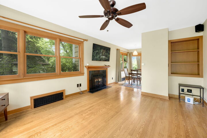 Property Photo: 3061 N Gordon Cir WI 53212