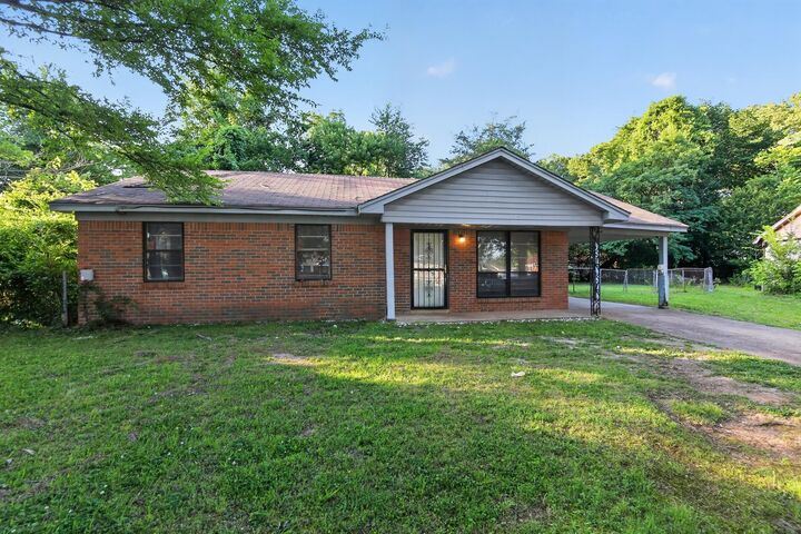 Property Photo:  464 Bradcliff Cv  TN 38109 