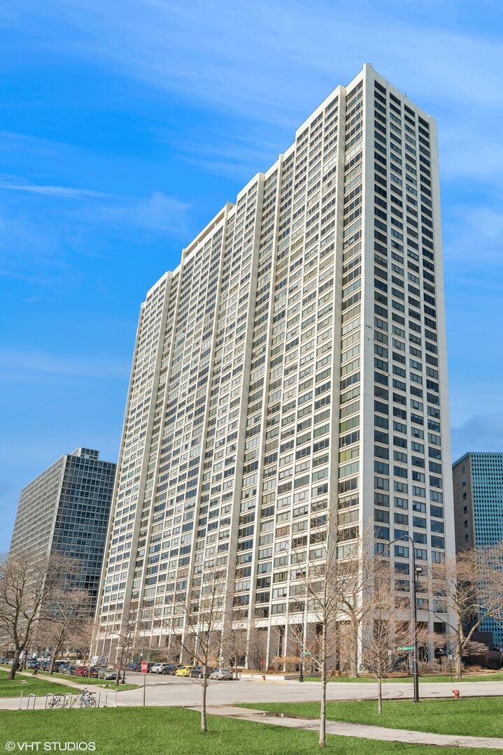 Property Photo: 2800 N Lake Shore Drive 1311 IL 60657