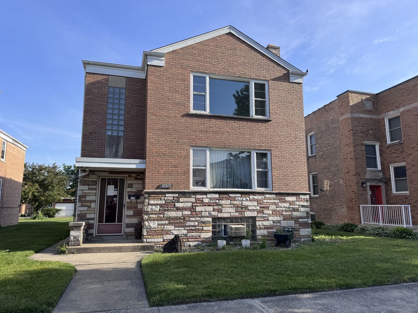 Property Photo: 10315 Chaucer Street 2 IL 60154