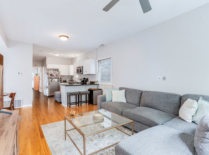 Property Photo: 1628 N Bell Avenue 3 IL 60647