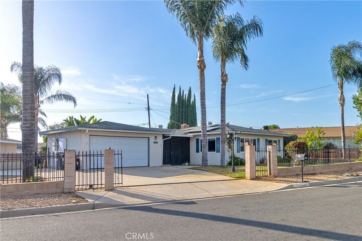 Property Photo:  160 Summit View  CA 92320 