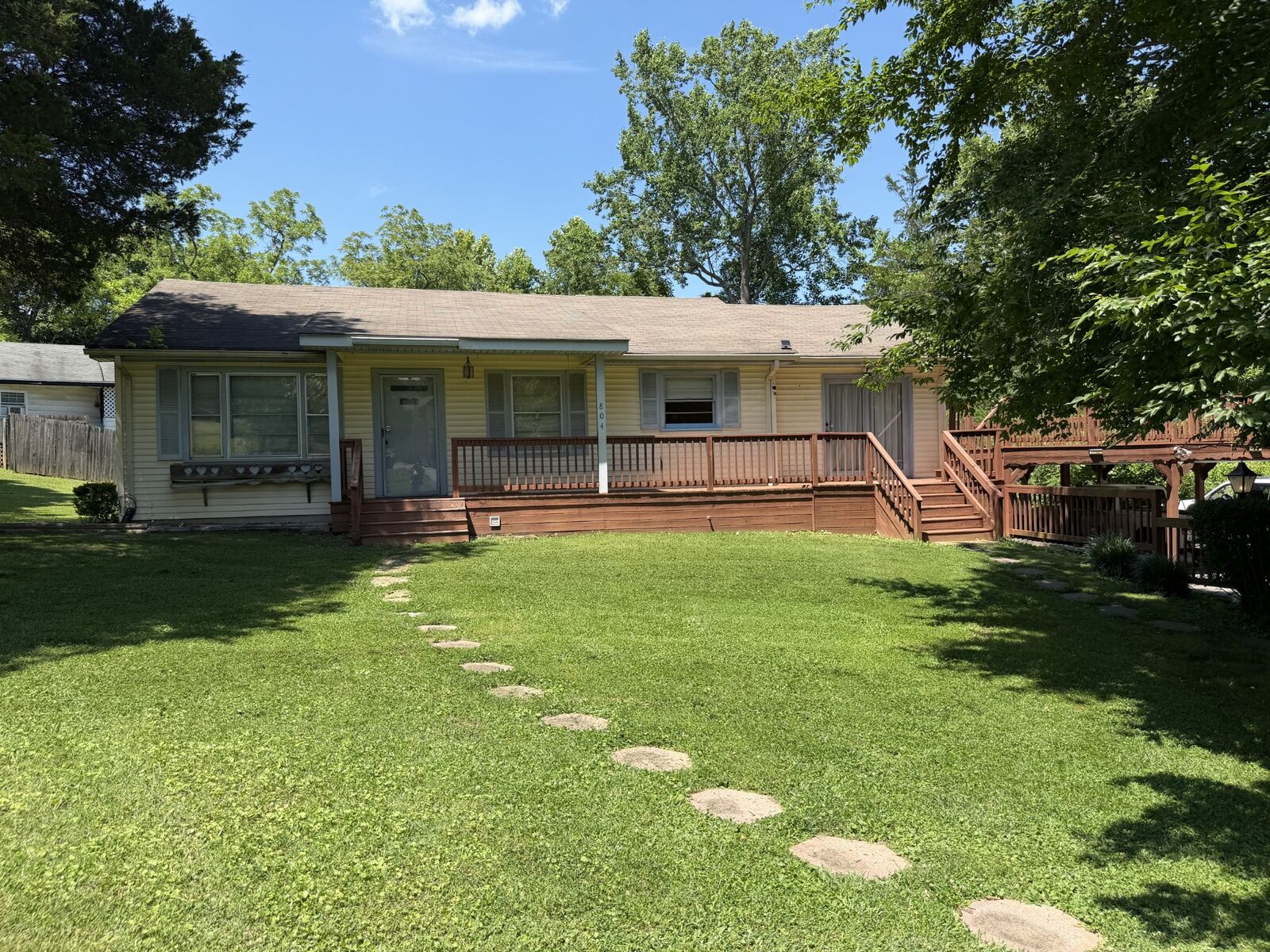 Property Photo:  804 W Main St  TN 37110 