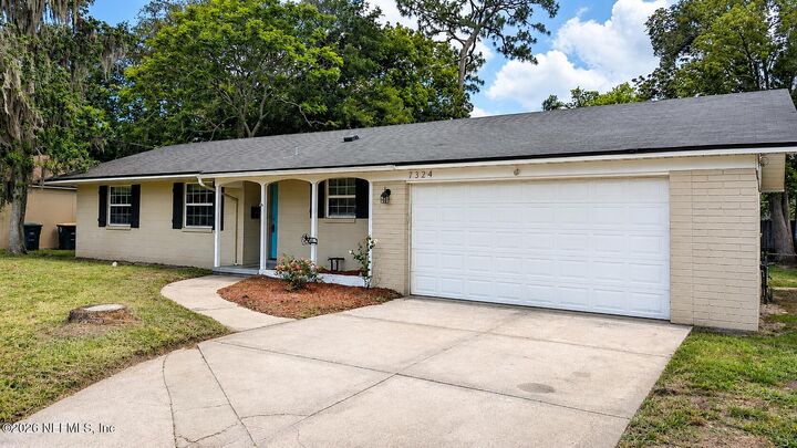 Property Photo: 7324 Altama Road FL 32216