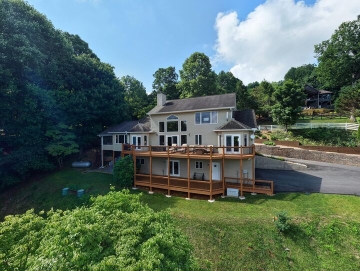 Property Photo:  880 Locust Trail  GA 30546 
