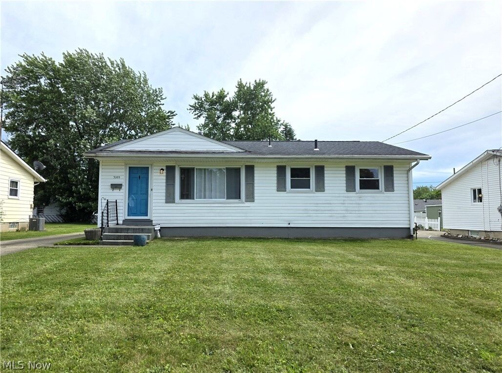 Property Photo: 3205 Starlite Drive NW OH 44485