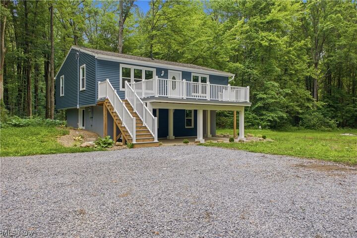 Property Photo: 17366 Market Street OH 44429