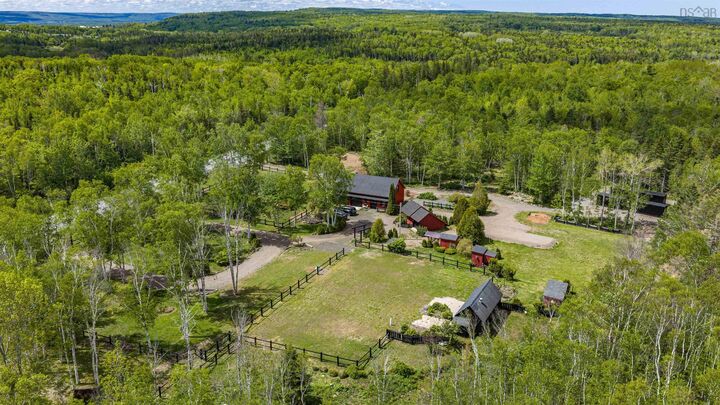 95 Forest Glade Road — photo 1