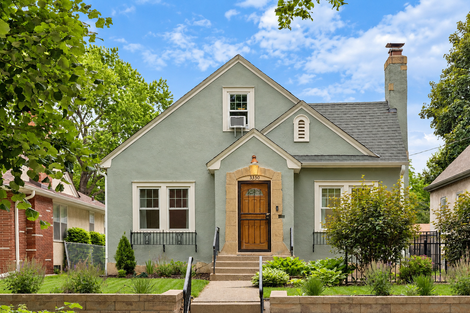 Property Photo:  3350 Xerxes Avenue N  MN 55412 