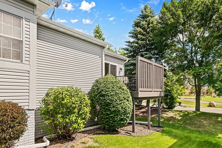 Property Photo:  734 Gilfillan Lane  MN 55127 