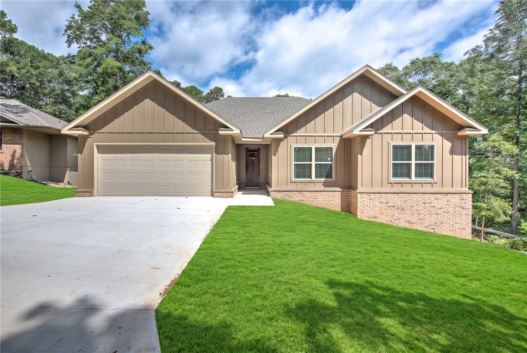 Property Photo: 3 Newent Lane AR 72714