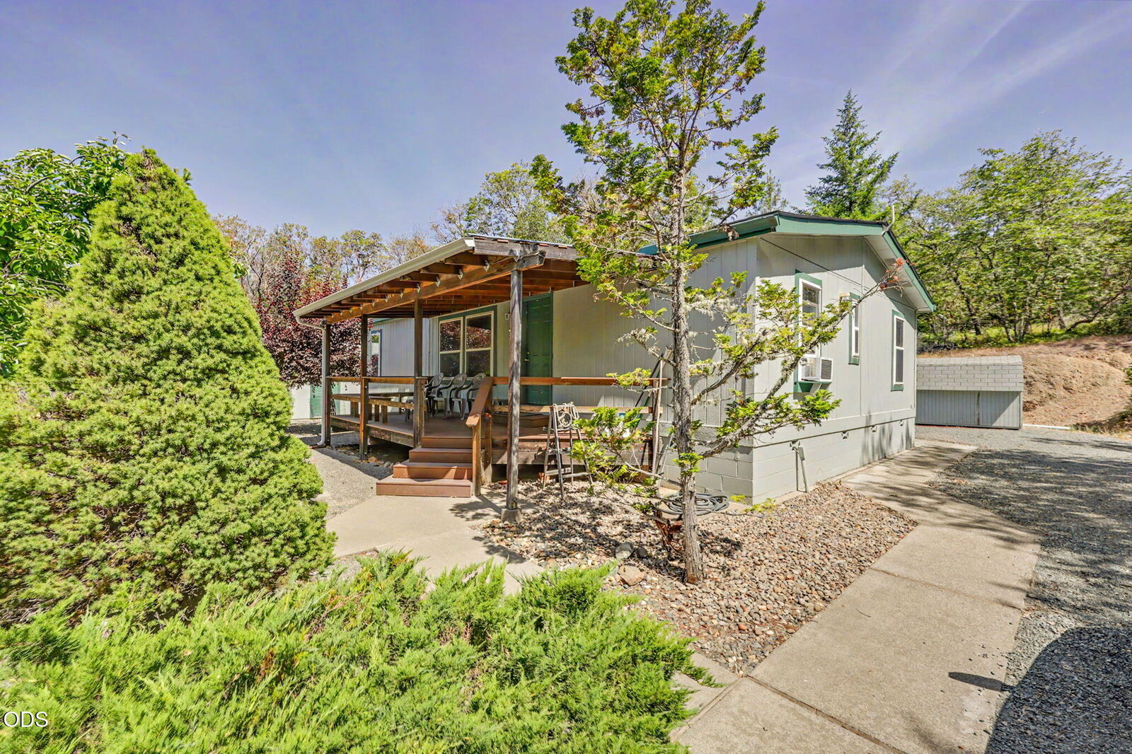 Property Photo: 5121 Cloverlawn Drive OR 97527