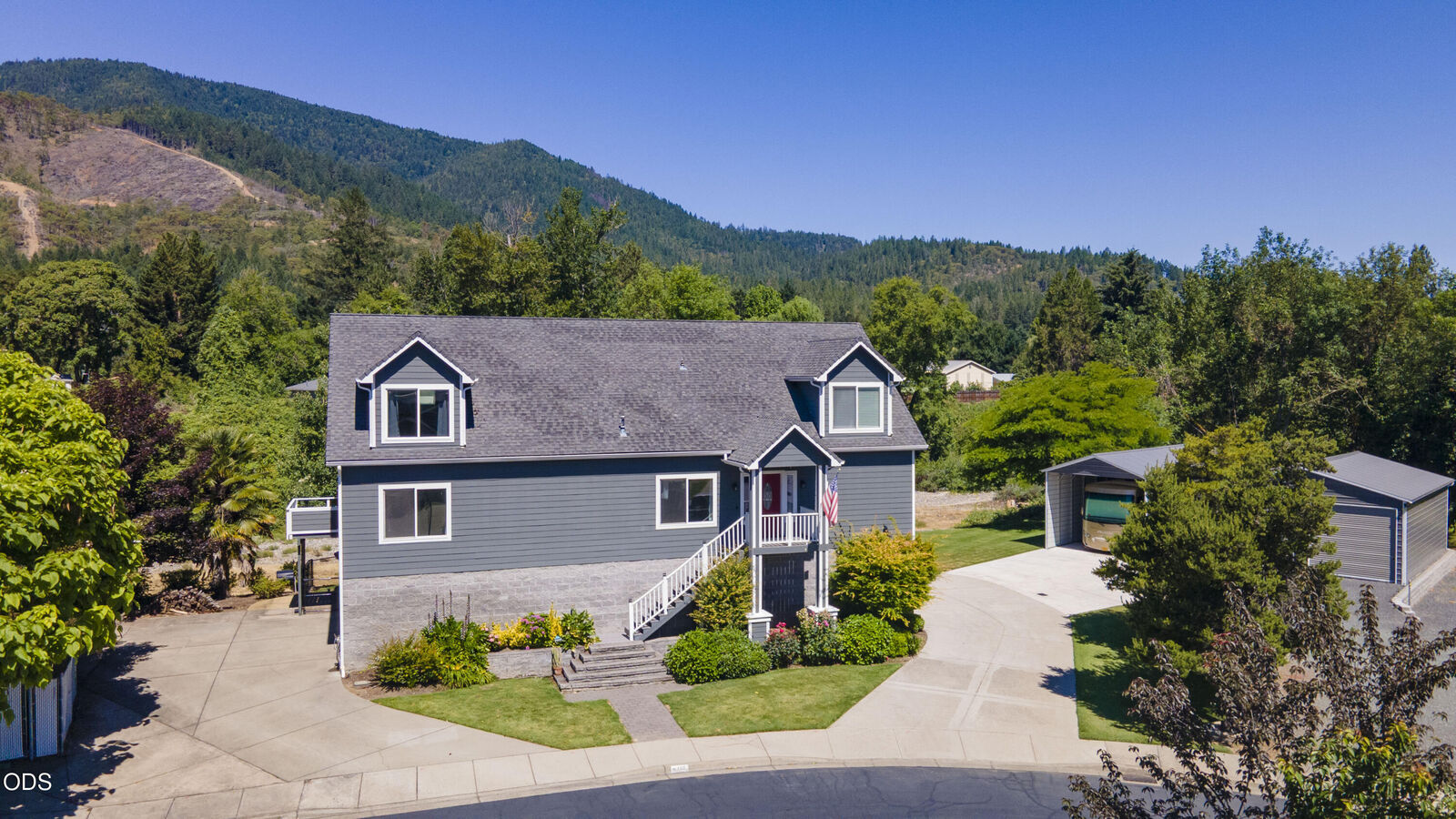 Property Photo: 106 Creek View Lane OR 97537