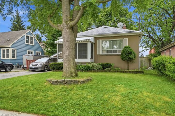 Property Photo:  4 Duncombe Drive  ON L9A 2E8 