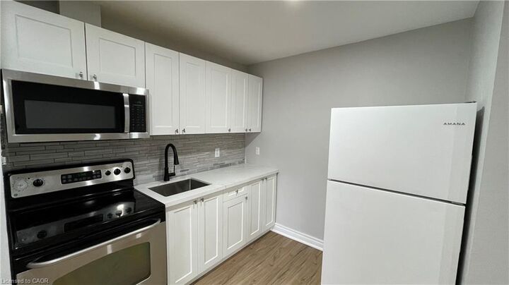 Property Photo: 69 East Main Street 203 ON L3B 3W4