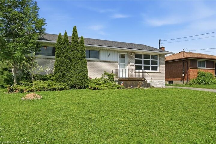 Property Photo:  127 Wellington Street  ON L3B 1B2 