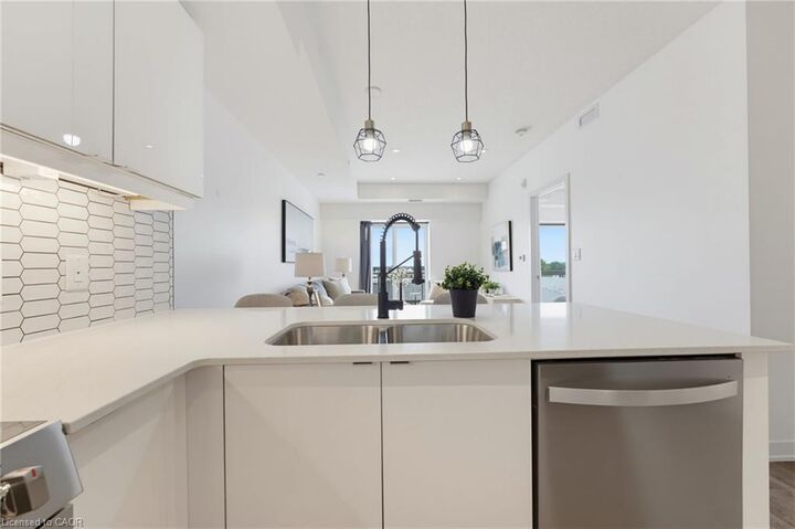 Property Photo:  16 Markle Crescent 513  ON L9G 0H4 