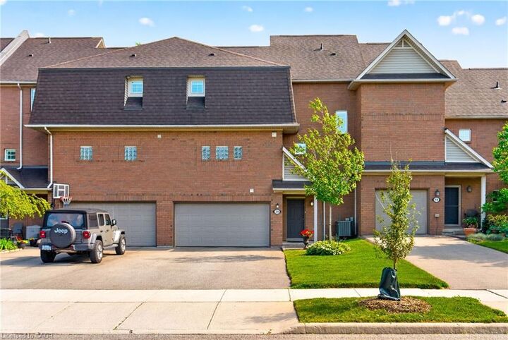 Property Photo:  100 Beddoe Drive 20  ON L8P 4Z2 