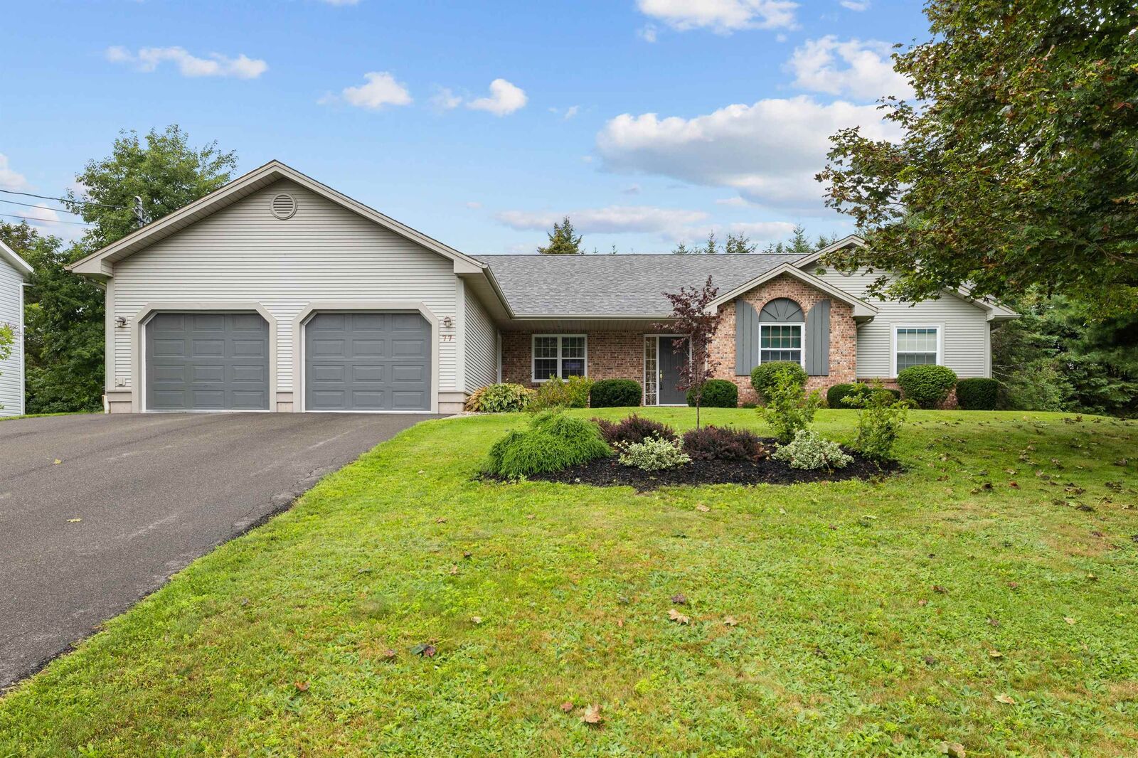 Property Photo:  77 Parkside Drive  PE C1E 1M8 