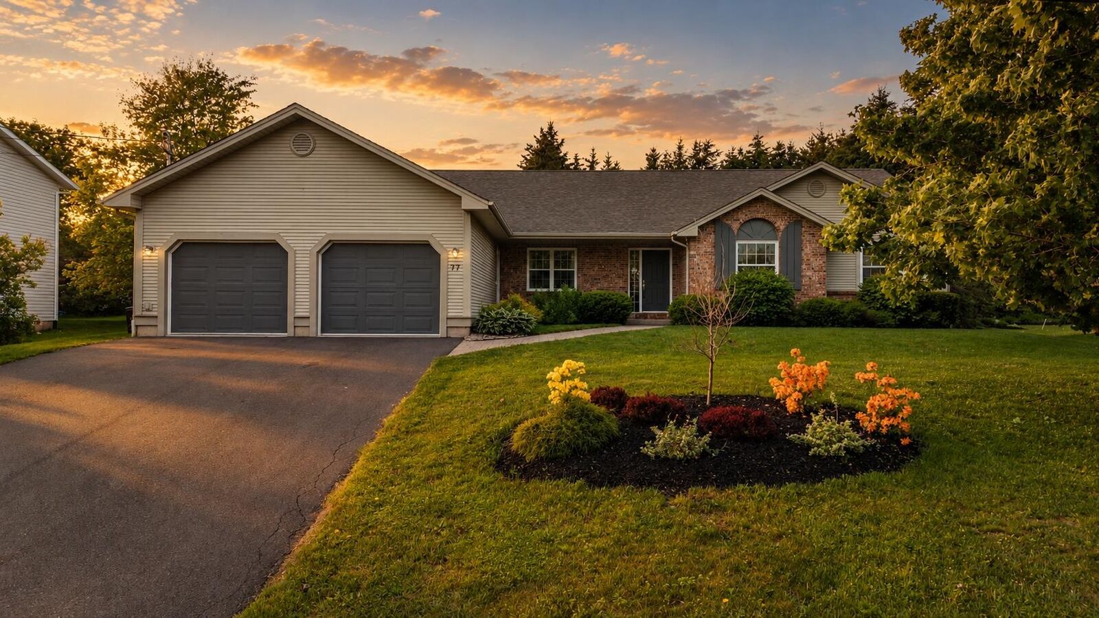 Property Photo:  77 Parkside Drive  PE C1E 1M8 