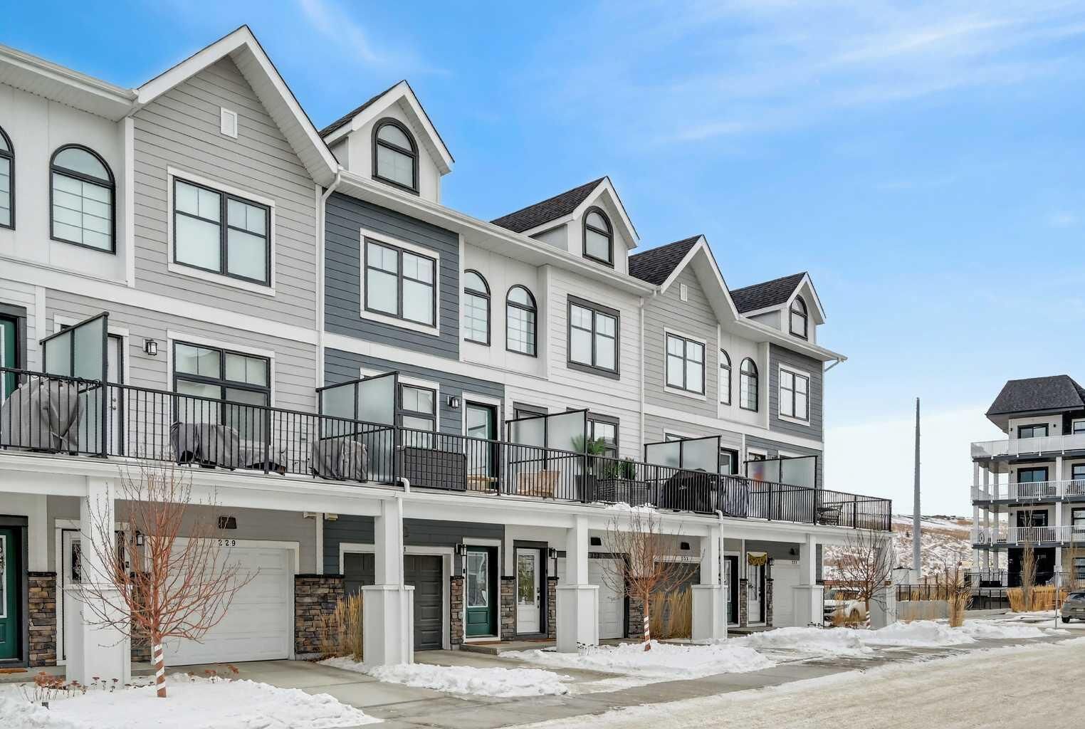 Property Photo: 233 Les Jardins Park SE AB T2C 5V3