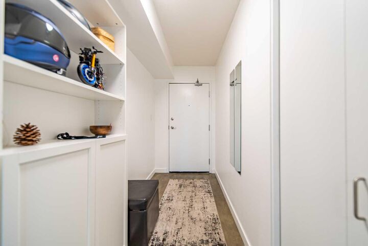 Property Photo:  188 15 Avenue SW 607  AB T2R 1S4 