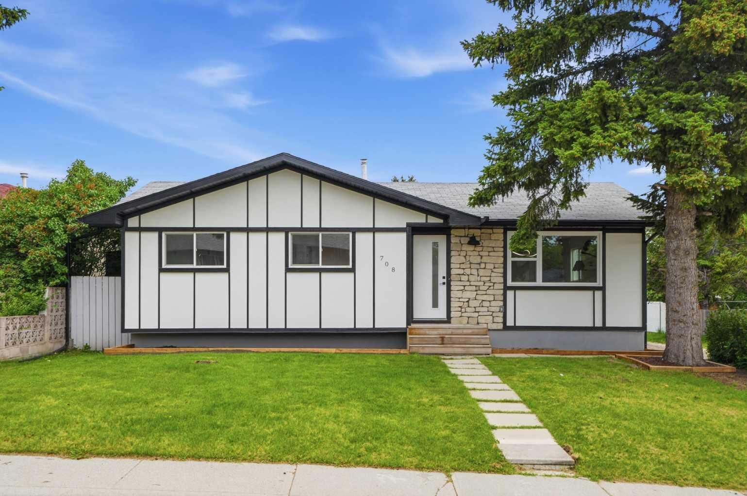 Property Photo:  708 Sacramento Place SW  AB T2W 0R5 