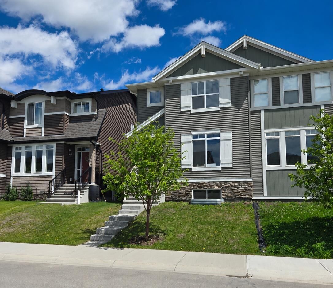 Property Photo:  18 Willow Crescent  AB T1S 5S2 