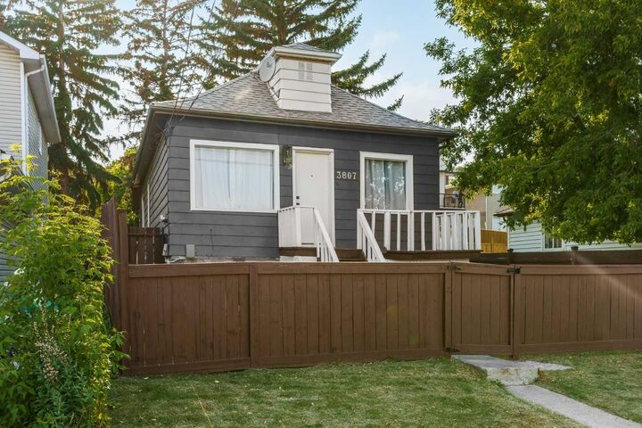 3807 1 Street NE — photo 1