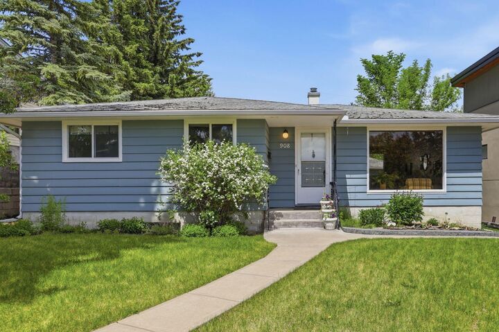 Property Photo:  908 30 Avenue NW  AB T2K 0A1 