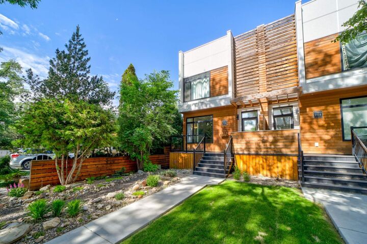 Property Photo: 956 11 Street S AB T1J 2P8
