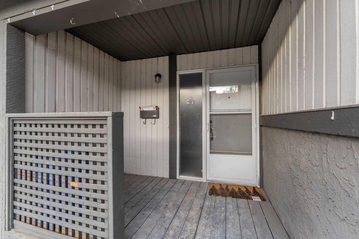 Property Photo:  7172 Coach Hill Road SW 104  AB T3H 1C8 