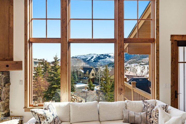 Property Photo: 1235 Silver Oak Court UT 84060
