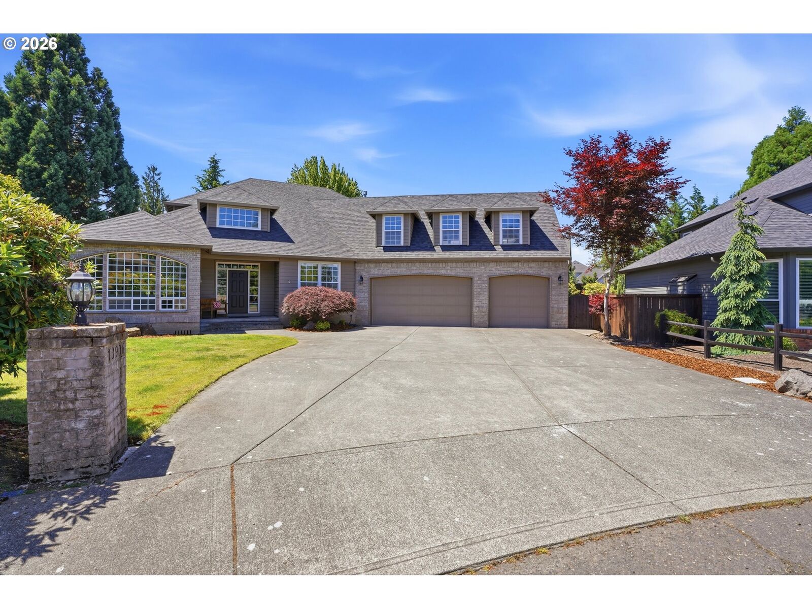 Property Photo: 13906 NW 51st Ct WA 98685