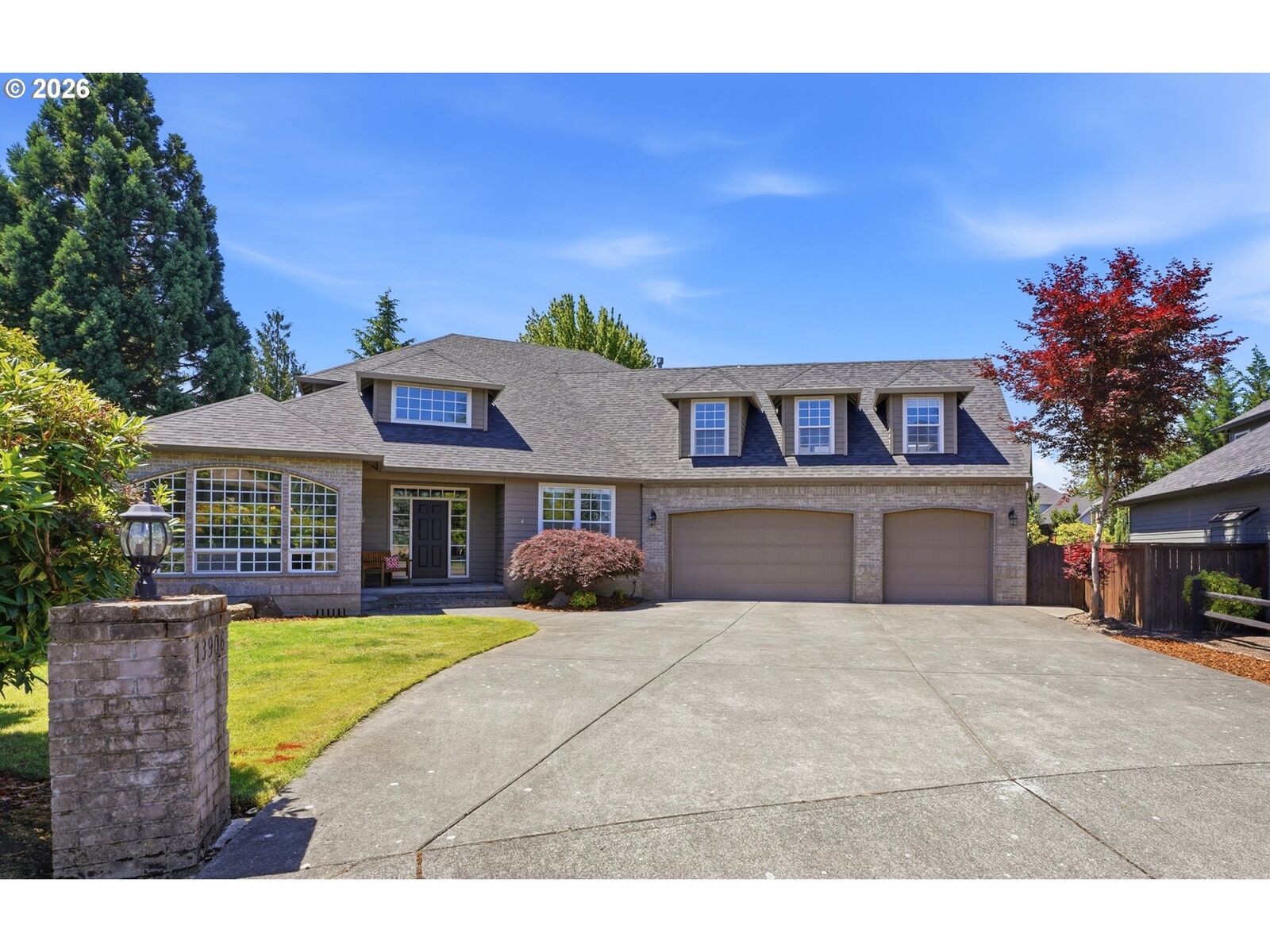 Property Photo: 13906 NW 51st Ct WA 98685