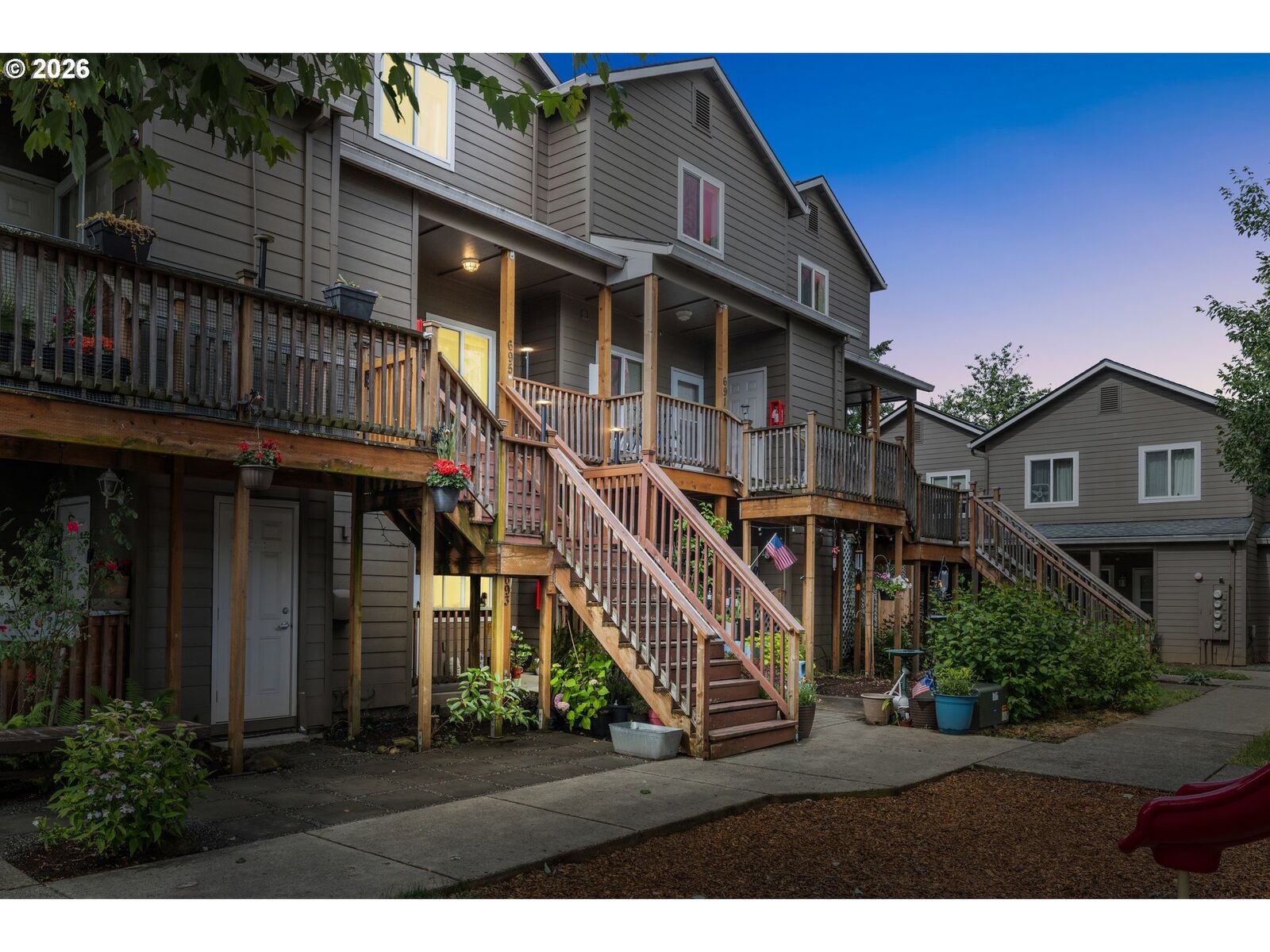 Property Photo:  695 SE 197th Ave  OR 97233 