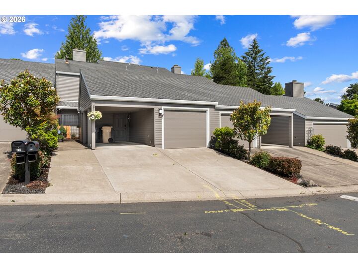 Property Photo:  31 Greenridge Ct  OR 97035 